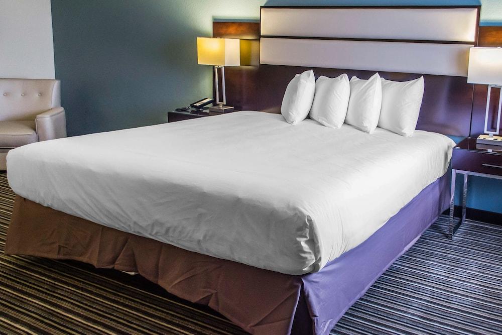 Quality Inn Стритсборо Экстерьер фото