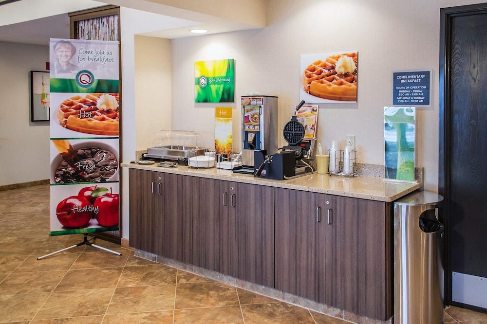 Quality Inn Стритсборо Экстерьер фото