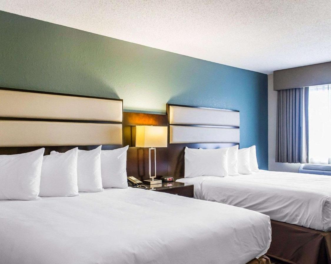 Quality Inn Стритсборо Экстерьер фото