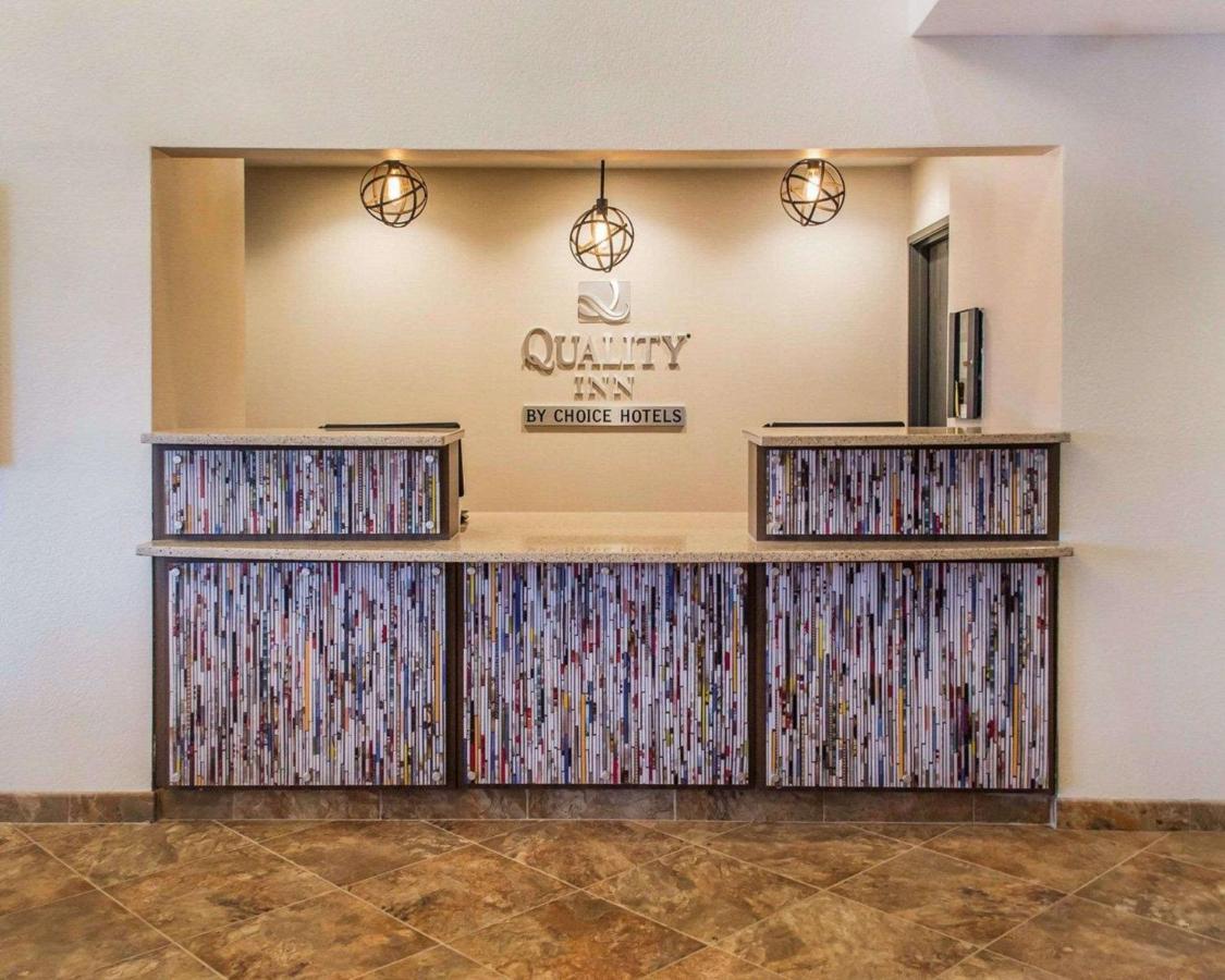 Quality Inn Стритсборо Экстерьер фото